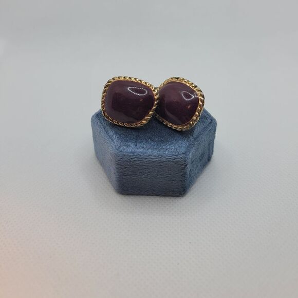 5 Pairs Of Clip On Earrings - Picture 2 of 9